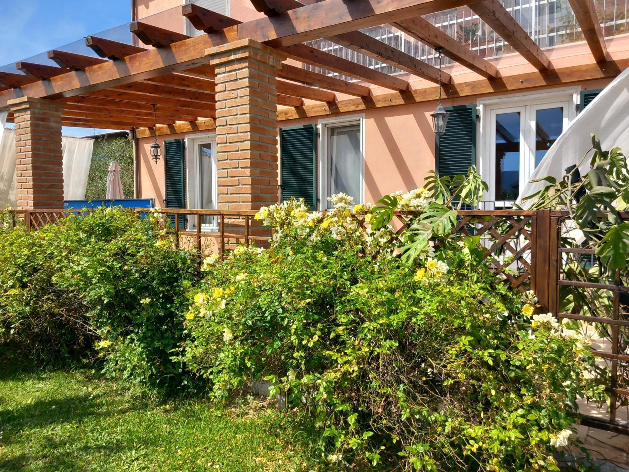 Appartamenti Ca'Melia Sarzana Exterior foto
