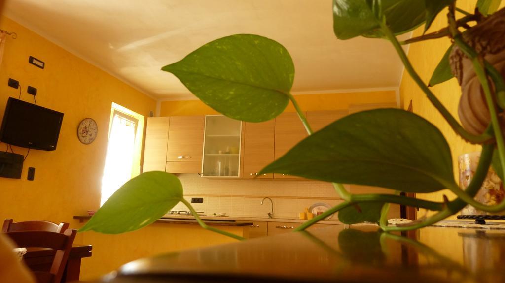 Appartamenti Ca'Melia Sarzana Habitación foto